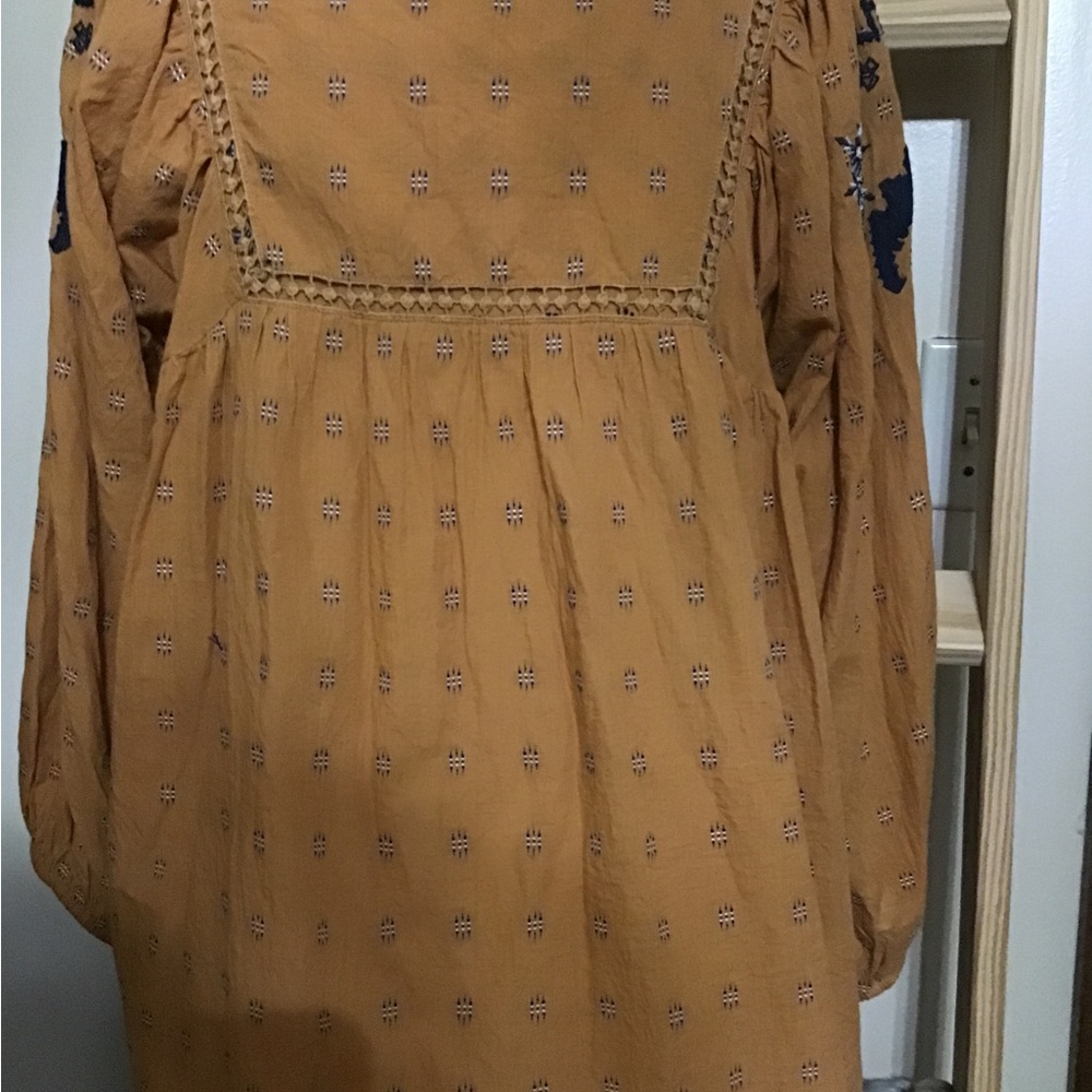 Woman’s size medium tantrums, BoHo top with beautiful embroidery and tassel ties - Picture 5 of 10